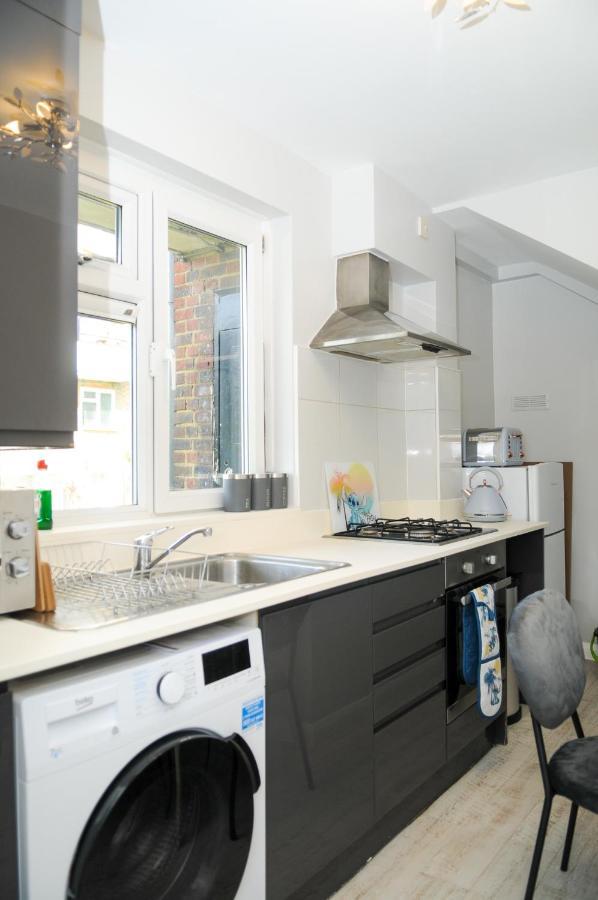 Appartement Greater London, 1 Bed London Flat, Parking, Nr Metro Stations, 15Mins To Londres Extérieur photo