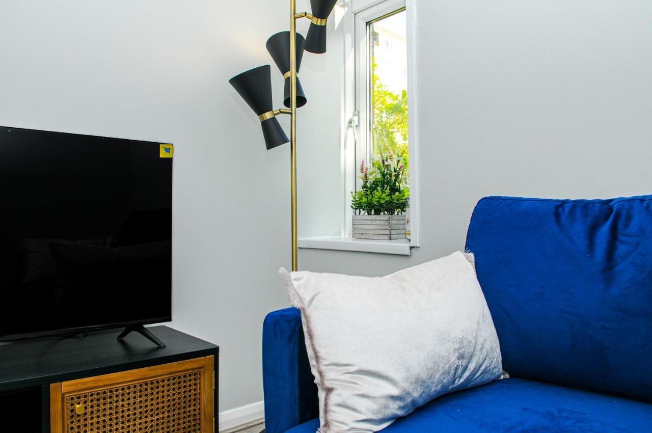 Appartement Greater London, 1 Bed London Flat, Parking, Nr Metro Stations, 15Mins To Londres Extérieur photo