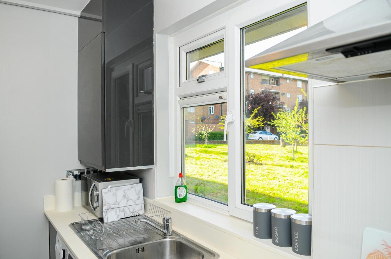 Appartement Greater London, 1 Bed London Flat, Parking, Nr Metro Stations, 15Mins To Londres Extérieur photo